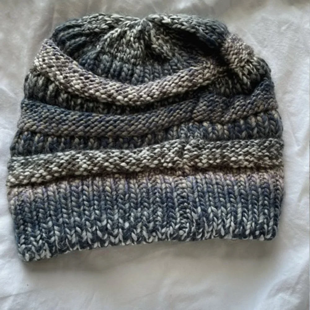 Multicolor winter cap - Picture 1 of 4